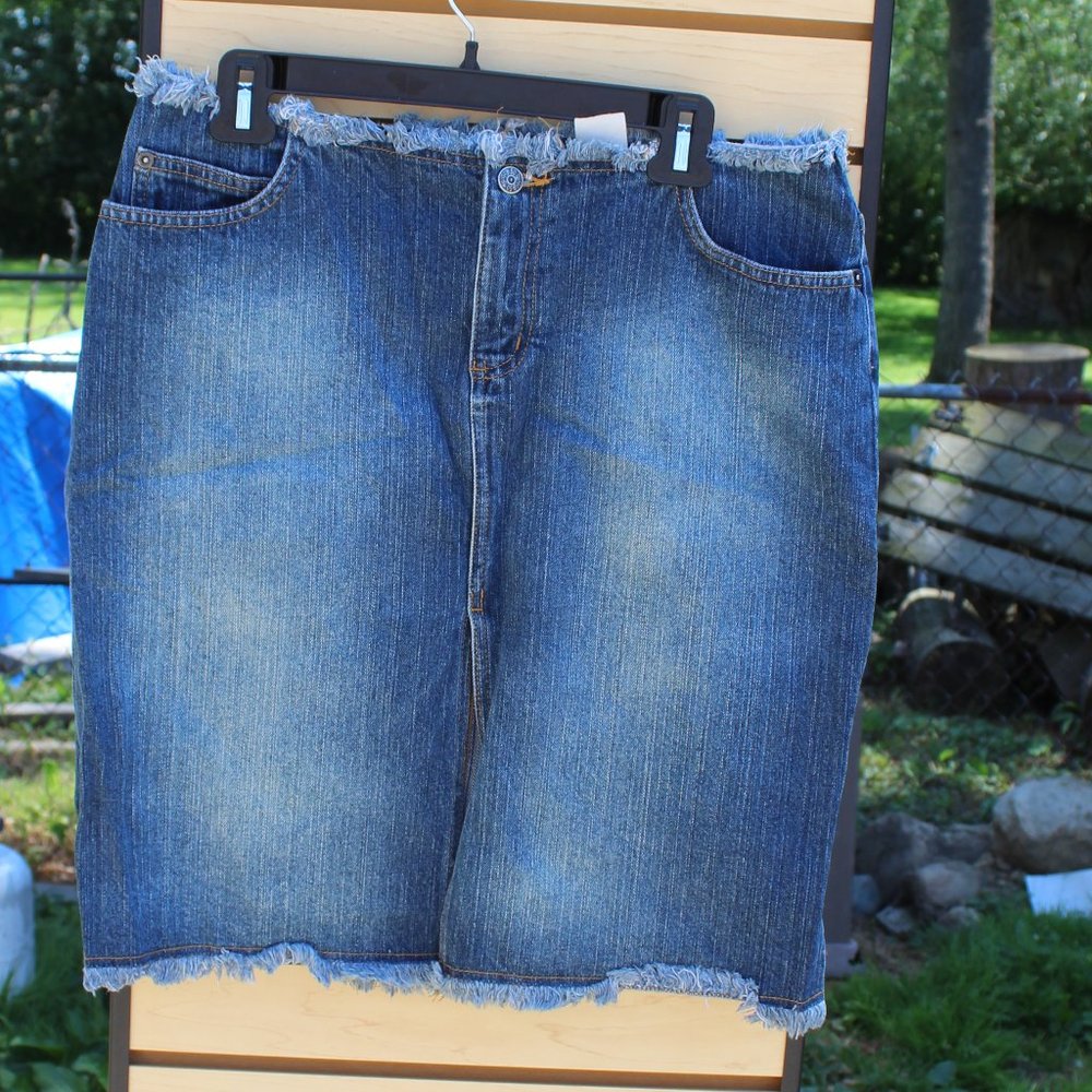 Women's Fringe End Skirt - SO GSJC - Size 12 Denim Jean Skirt